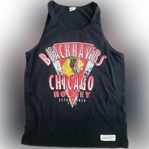 Large Chicago Blackhawks tank